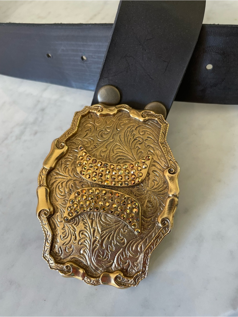 Ornate Gold Rhinestone Buckle Thick Black Belt Size 32 - Picture 2 of 7
